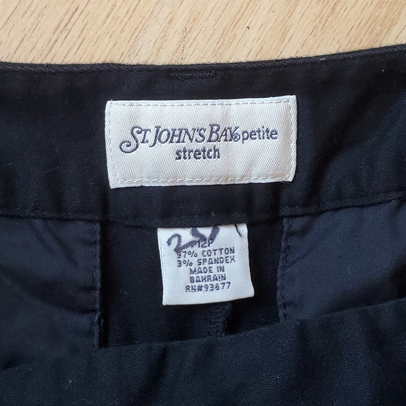 St John's Bay Woman's Petite Stretch  Capri Pants Size 12P - Picture 6 of 6